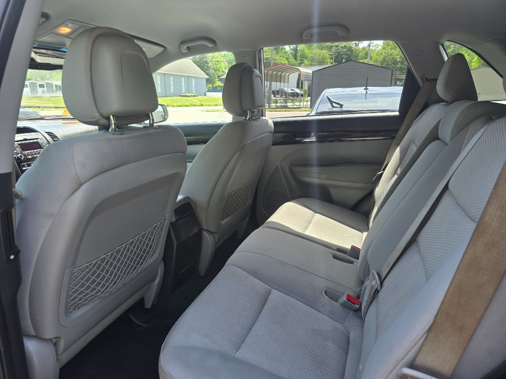 2011 Kia Sorento LX - Photo 6